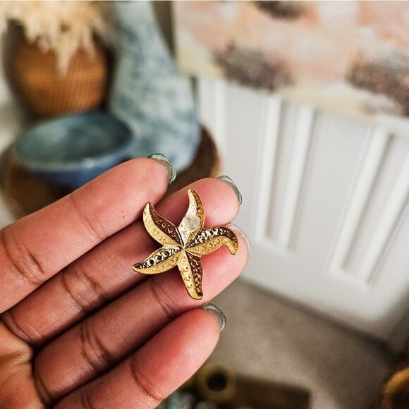 VTG Goldtone Starfish Trendy Boho Pierced Earrings. - Picture 13 of 13